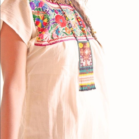 Butterfly Blouse Mexican Embroidery - Picture 2 of 3